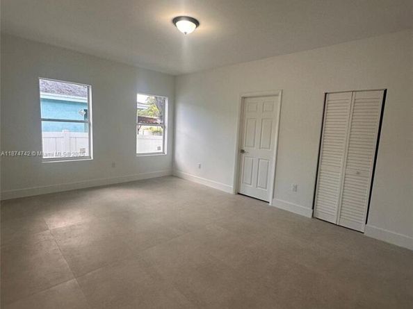 2541 NW 9th St, Fort Lauderdale FL 33311