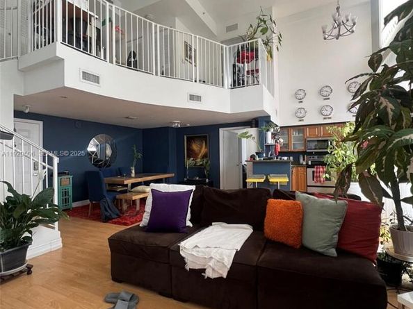 1 Glen Royal Pkwy 1612, Miami FL 33125