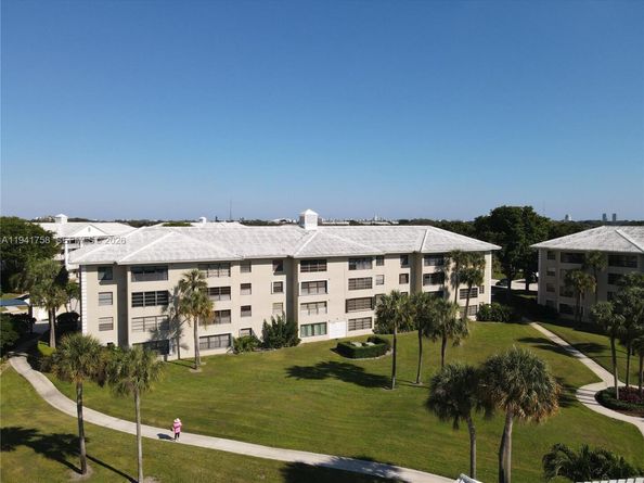 3511 Village Blvd 205, West Palm Beach FL 33409