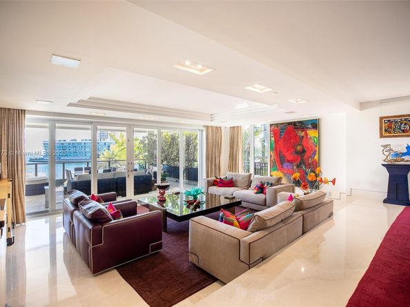 3535 Hiawatha Ave 403, Coconut Grove FL 33133