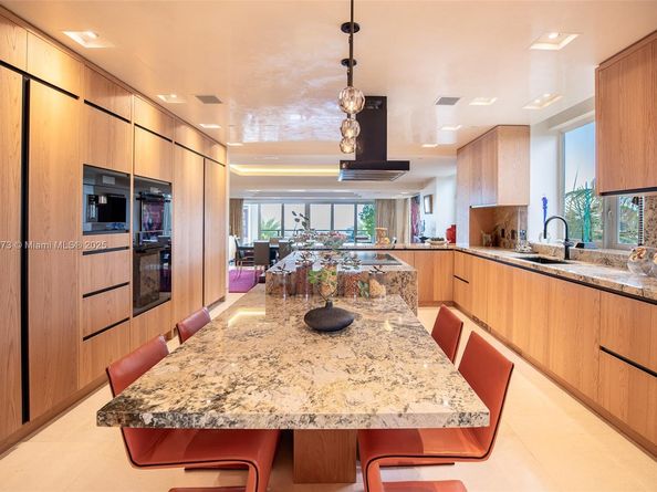 3535 Hiawatha Ave 403, Coconut Grove FL 33133