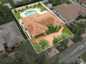 9010 NW 162nd Ter, Miami Lakes FL 33018