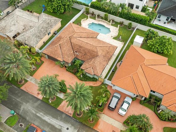 9010 NW 162nd Ter, Miami Lakes FL 33018