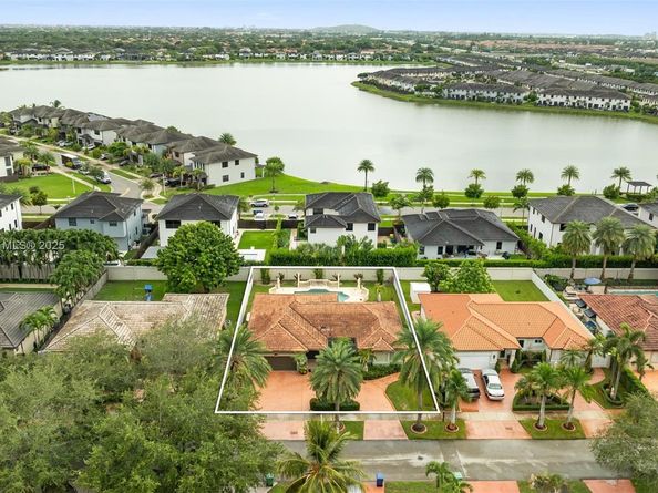 9010 NW 162nd Ter, Miami Lakes FL 33018