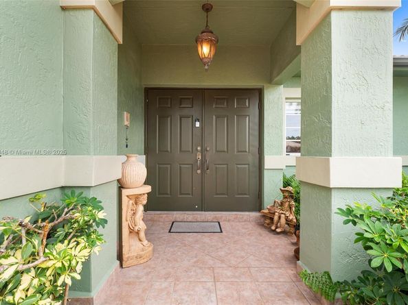 9010 NW 162nd Ter, Miami Lakes FL 33018