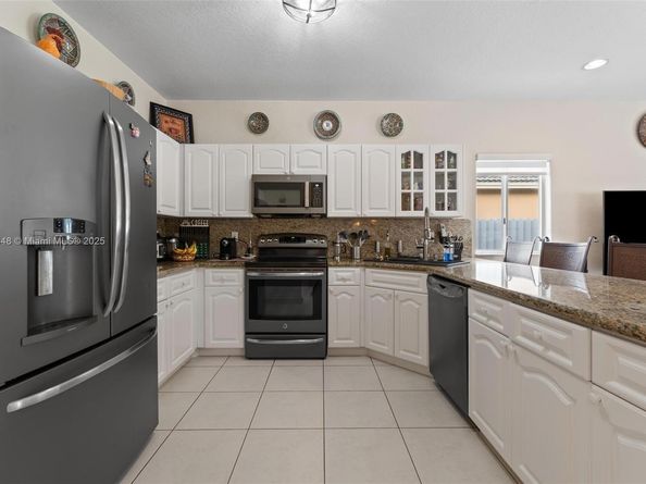 9010 NW 162nd Ter, Miami Lakes FL 33018