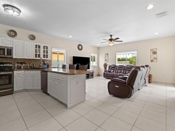9010 NW 162nd Ter, Miami Lakes FL 33018