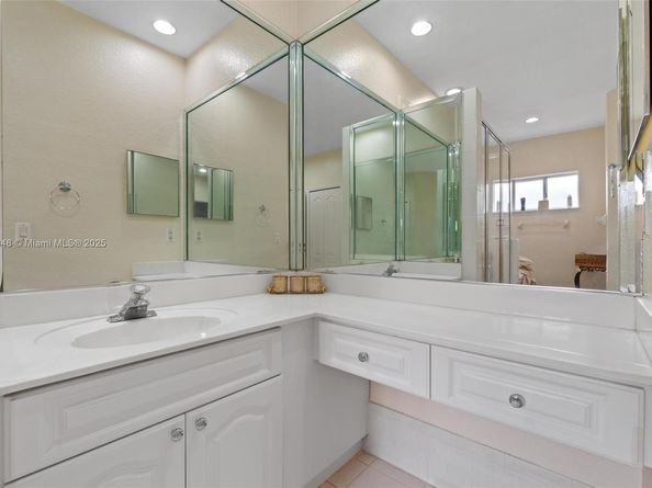 9010 NW 162nd Ter, Miami Lakes FL 33018