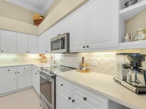 2518 Bay Pointe Ct, Weston FL 33327