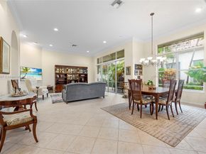 2518 Bay Pointe Ct, Weston FL 33327