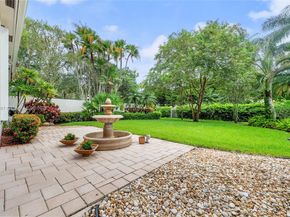 2518 Bay Pointe Ct, Weston FL 33327