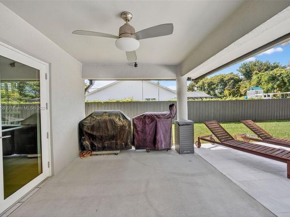 17500 SW 93rd Pl, Palmetto Bay FL 33157