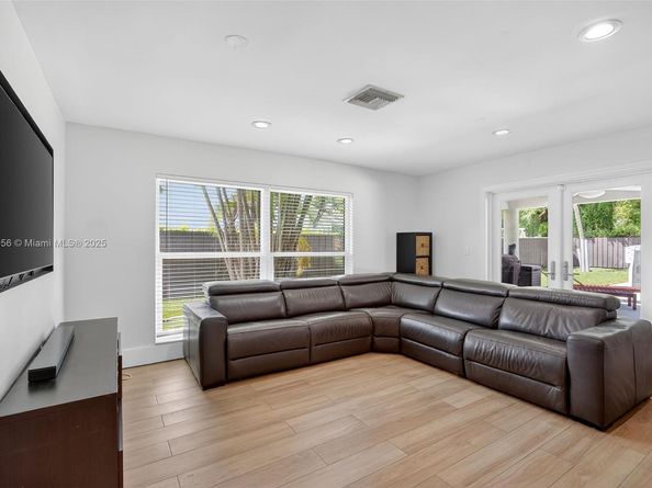 17500 SW 93rd Pl, Palmetto Bay FL 33157