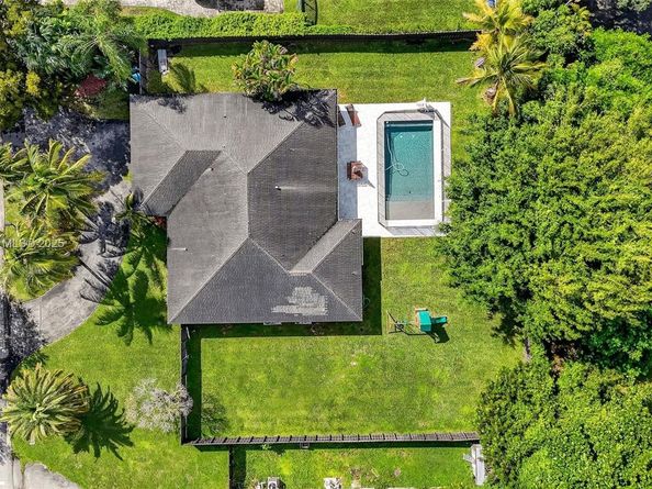 17500 SW 93rd Pl, Palmetto Bay FL 33157