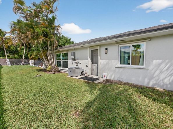 17500 SW 93rd Pl, Palmetto Bay FL 33157