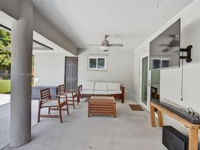 17500 SW 93rd Pl, Palmetto Bay FL 33157