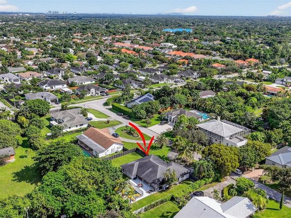 17500 SW 93rd Pl, Palmetto Bay FL 33157