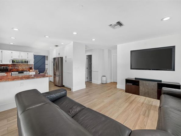 17500 SW 93rd Pl, Palmetto Bay FL 33157