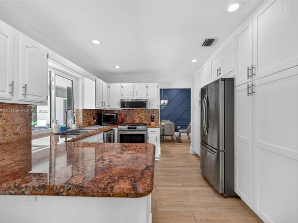 17500 SW 93rd Pl, Palmetto Bay FL 33157