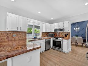 17500 SW 93rd Pl, Palmetto Bay FL 33157