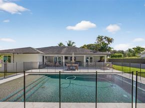 17500 SW 93rd Pl, Palmetto Bay FL 33157