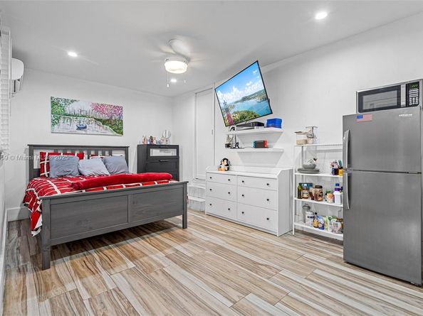 5340 SW 5th St, Miami FL 33134