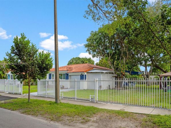 5340 SW 5th St, Miami FL 33134