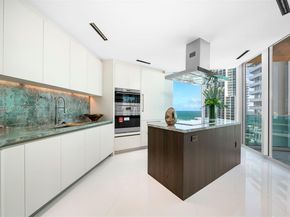 300 S Pointe Dr 1501, Miami Beach FL 33139