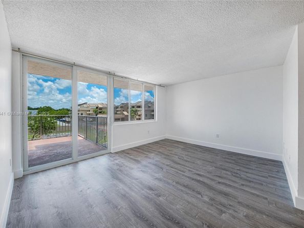 10700 SW 108th Ave C316, Miami FL 33176