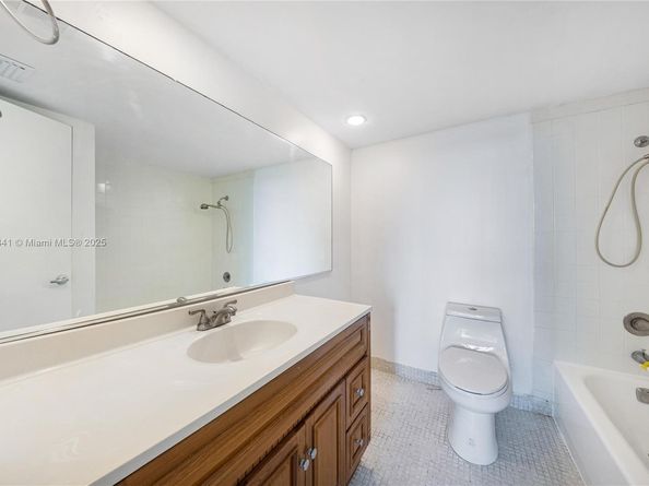 10700 SW 108th Ave C316, Miami FL 33176