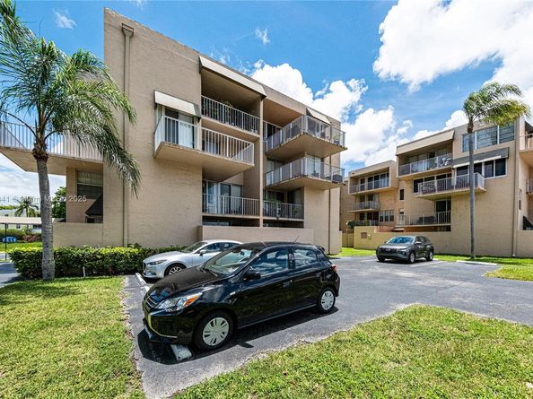 10700 SW 108th Ave C316, Miami FL 33176