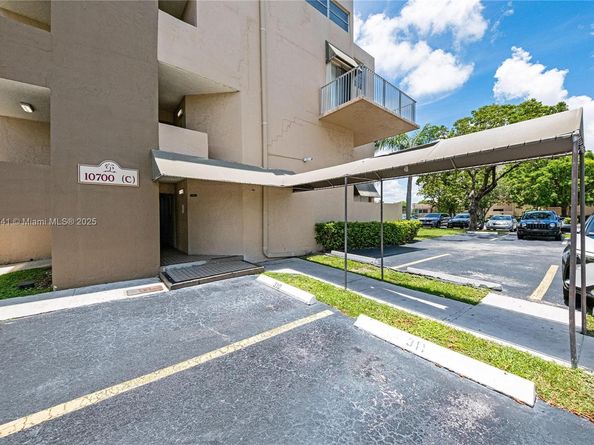 10700 SW 108th Ave C316, Miami FL 33176