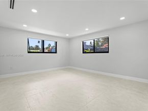 11660 Canal Dr, North Miami FL 33181