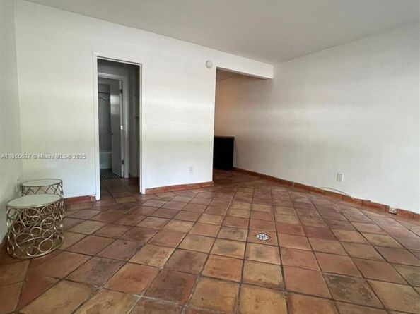 645 NE 77th St 6, Miami FL 33138