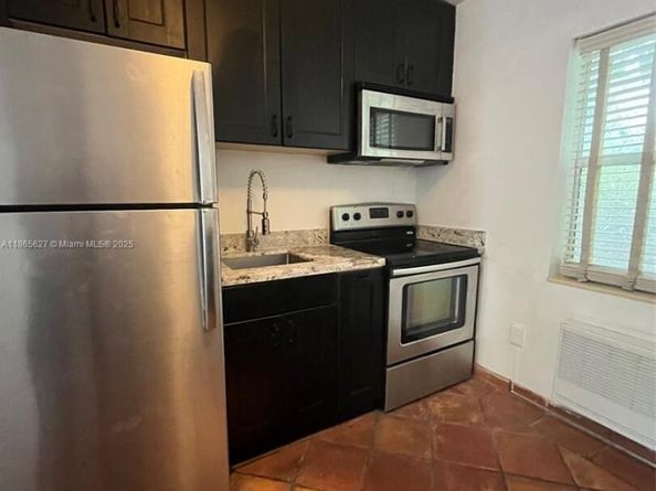 645 NE 77th St 6, Miami FL 33138