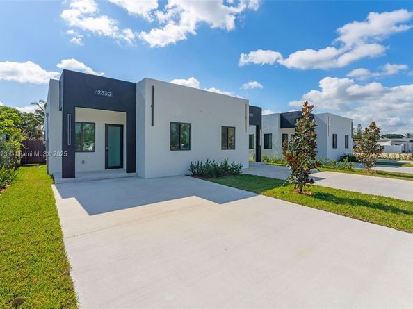 12330 SW 219th St, Miami FL 33170