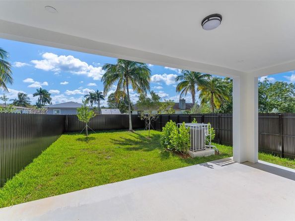 12330 SW 219th St, Miami FL 33170