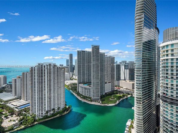 325 S Biscayne Blvd 4115, Miami FL 33131
