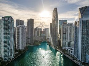 325 S Biscayne Blvd 4115, Miami FL 33131