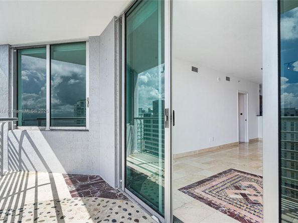 325 S Biscayne Blvd 4115, Miami FL 33131