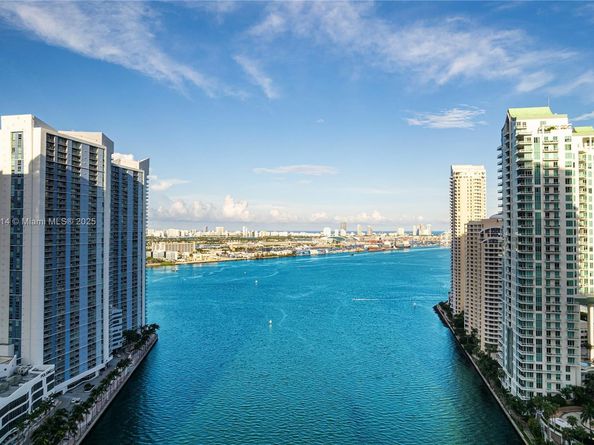 325 S Biscayne Blvd 4115, Miami FL 33131