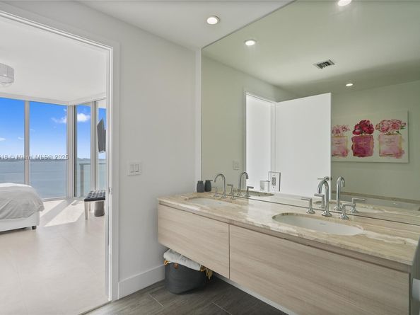 2900 NE 7th Ave 1905, Miami FL 33137
