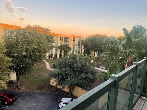 11780 SW 18th St 5102, Miami FL 33175