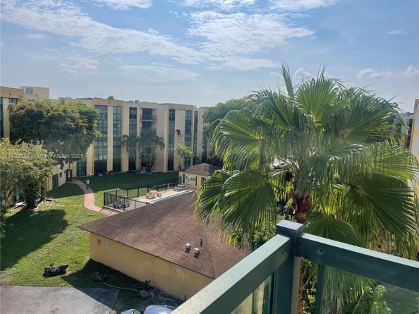 11780 SW 18th St 5102, Miami FL 33175