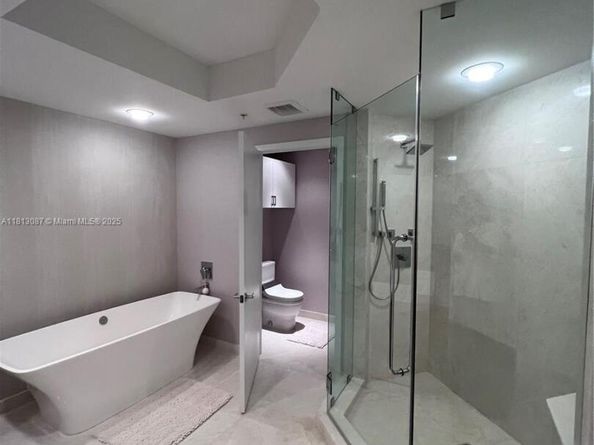 17301 Biscayne Blvd 1402, North Miami Beach FL 33160