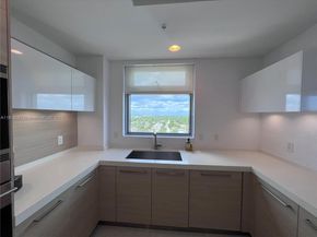 17301 Biscayne Blvd 1402, North Miami Beach FL 33160