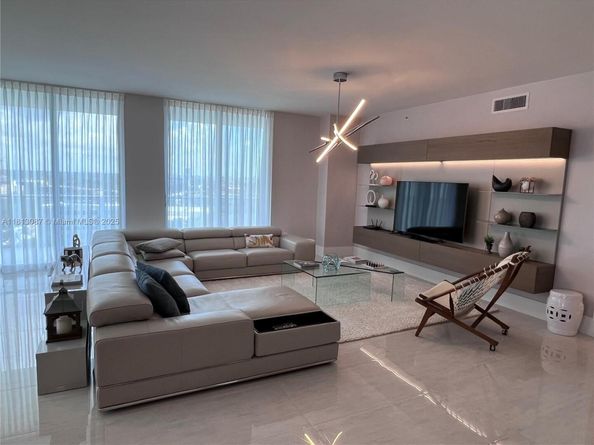 17301 Biscayne Blvd 1402, North Miami Beach FL 33160