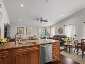 4036 Pine Ridge Ln, Weston FL 33331