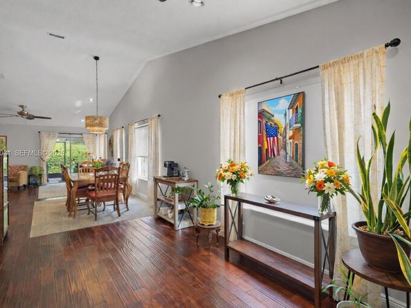 4036 Pine Ridge Ln, Weston FL 33331