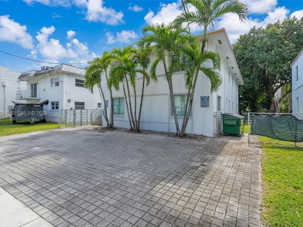 560 NE 63rd St, Miami FL 33138